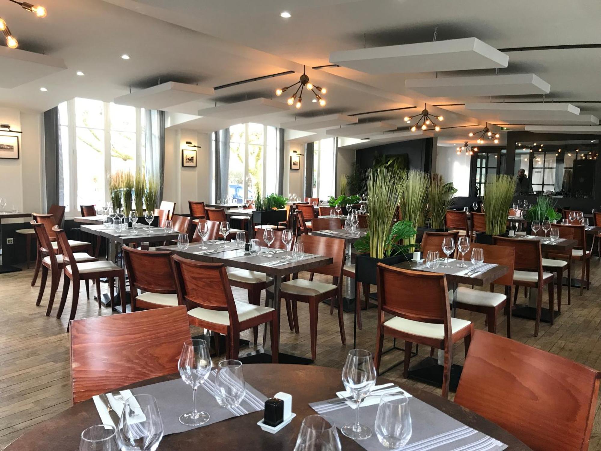 Logis Hotel & Restaurant - Les Bords De Seine La Roche-Guyon Εξωτερικό φωτογραφία