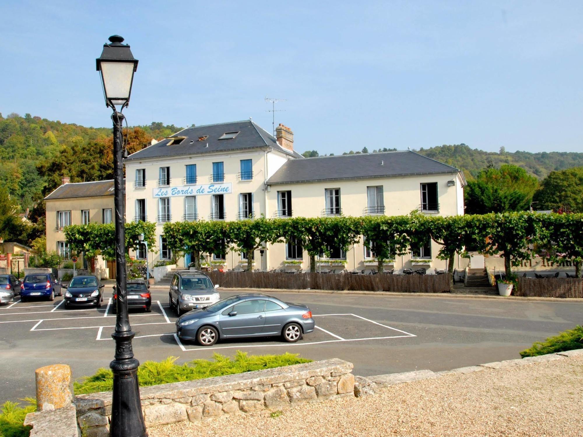 Logis Hotel & Restaurant - Les Bords De Seine La Roche-Guyon Εξωτερικό φωτογραφία