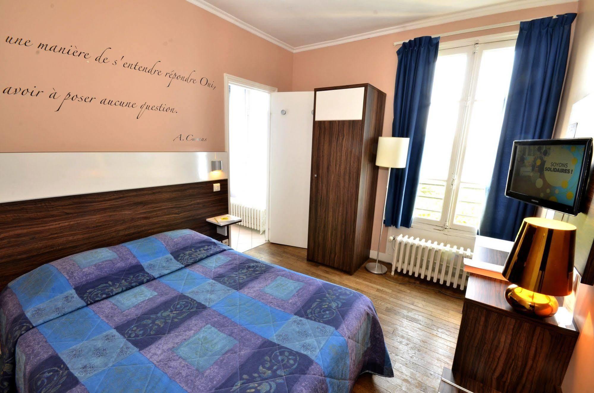 Logis Hotel & Restaurant - Les Bords De Seine La Roche-Guyon Εξωτερικό φωτογραφία